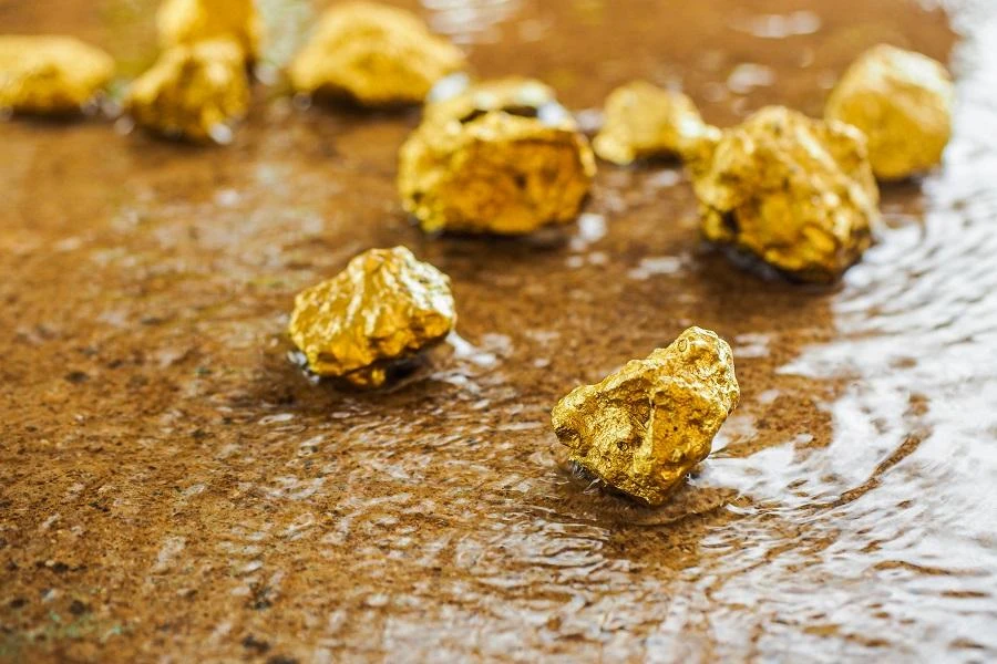 Spot gold rose 0.1 percent to $1,783.56 per ounce by 0304 GMT. (File/Shutterstock)