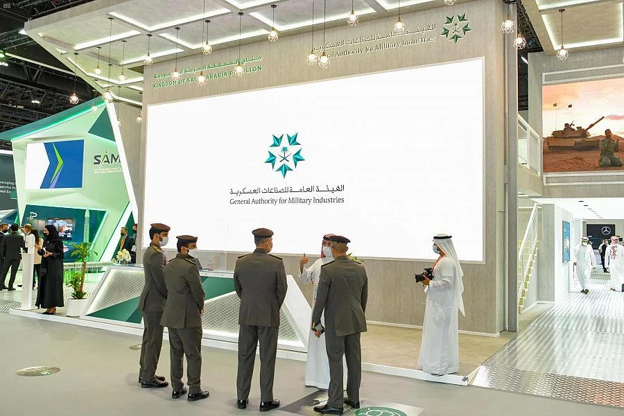 Abu Dhabi crown prince visits Saudi pavilion at IDEX 2021