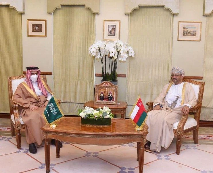 Saudi Arabia’s foreign minister meets his Omani counterpart during a visit to the Gulf state on Wednesday. (SPA)