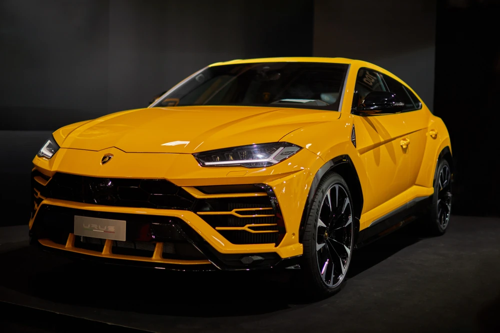 REVIEW: Super-sport meets SUV — The Lamborghini Urus