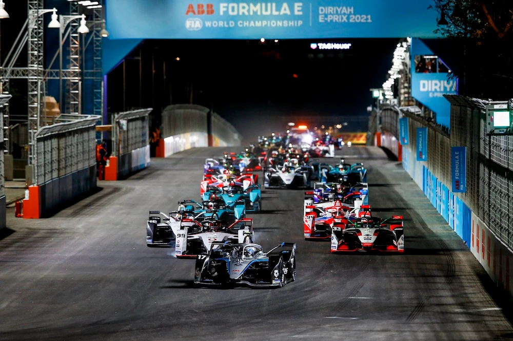 Nyck de Vries makes history by winning Diriyah E-Prix in first ever Formula E night race