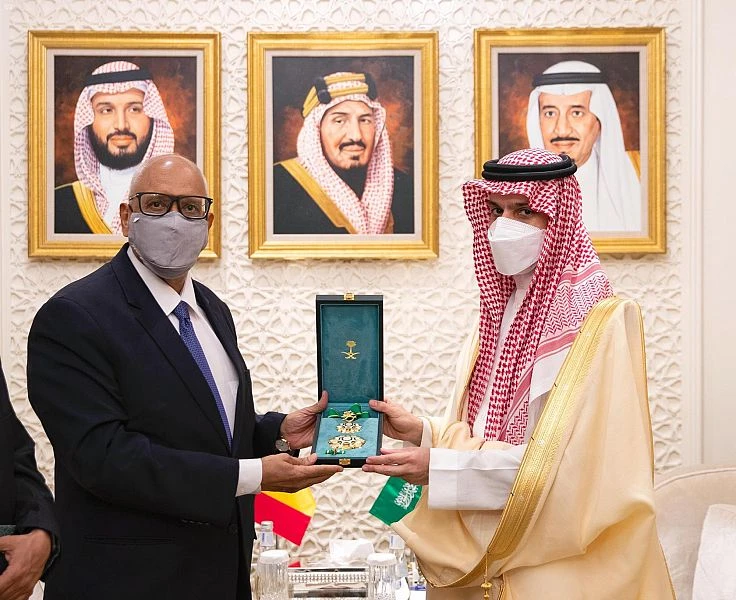 Saudi and Malian foreign ministers discuss strengthening ties