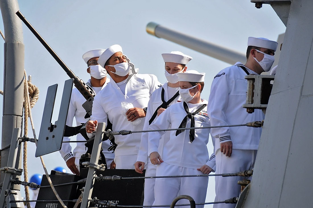 US warship arrives at Sudan port day after Russian Navy frigate docks