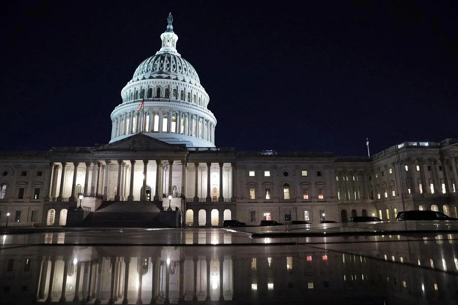 Senate Dems strike jobless aid deal, relief bill OK in sight