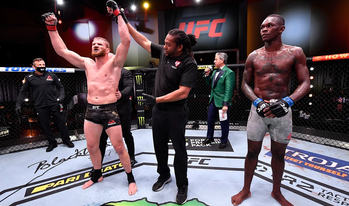 Blachowicz reigns supreme against Adesanya at UFC 259