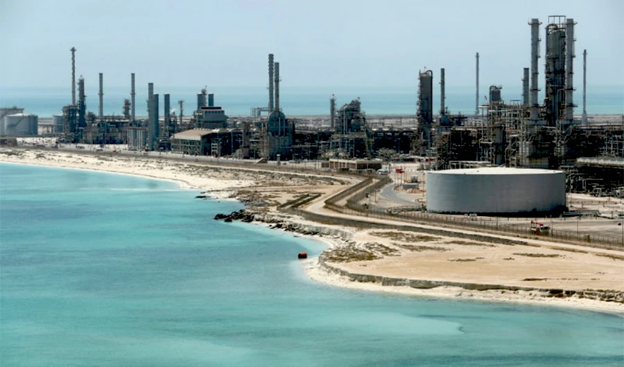 General view of Saudi Aramco's Ras Tanura oil refinery and oil terminal in Saudi Arabia May 21, 2018. (Reuters/ File)