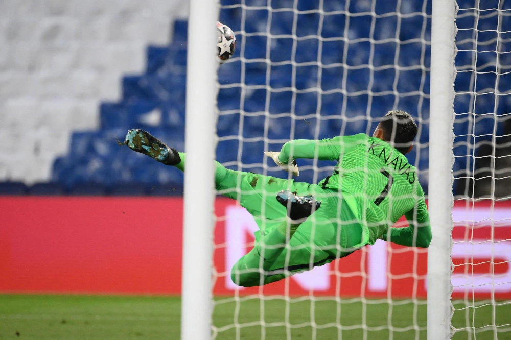 PSG draws 1-1 with wasteful Barcelona to reach Champions League quarters