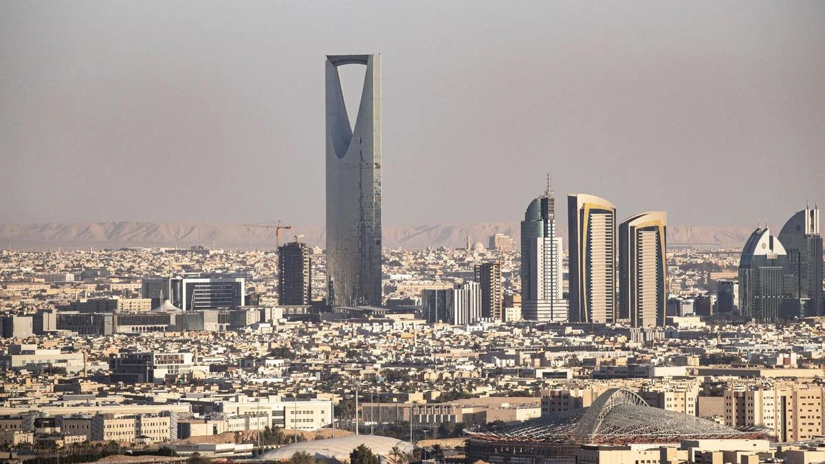 Regional and Western financial institutions are seeking opportunities to expand in Saudi Arabia. (File/Shutterstock)