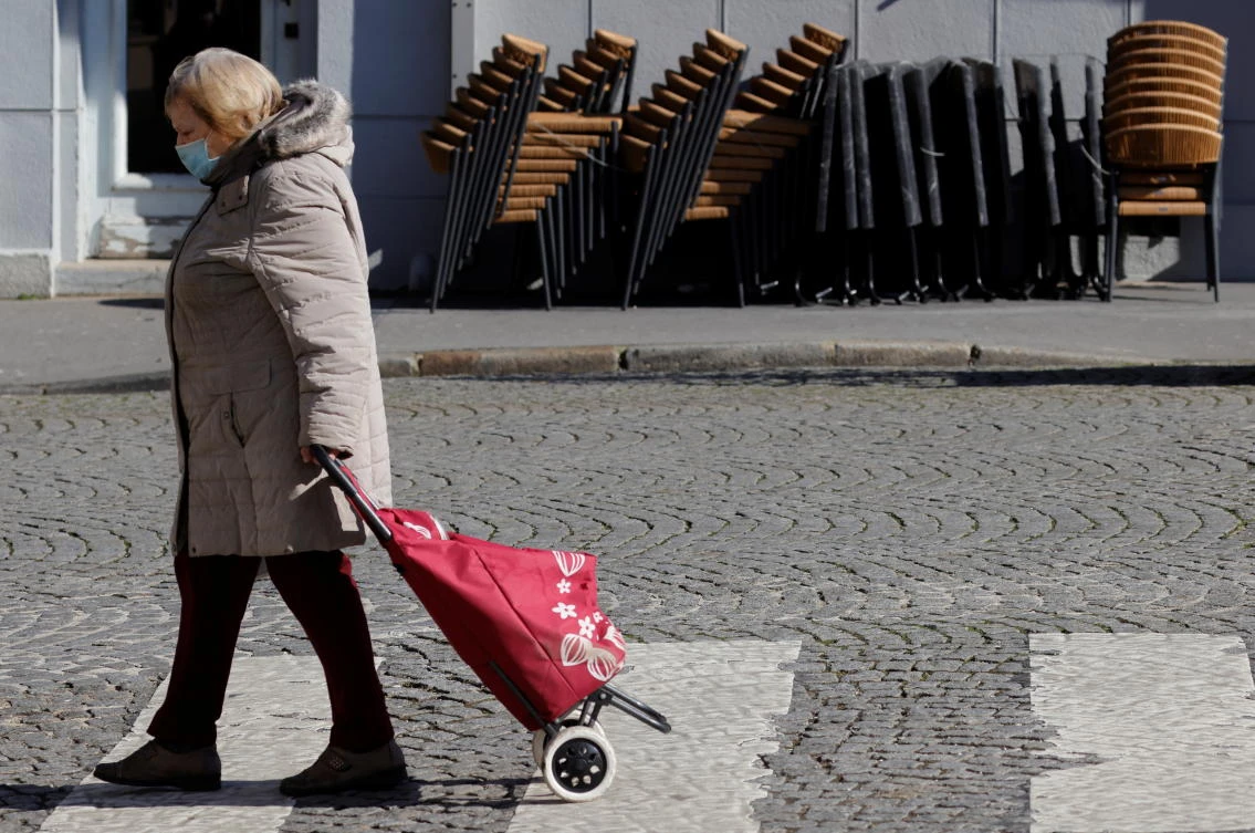 Large numbers of Paris residents headed out of the city before the coronavirus restrictions, due to last for a month, come into force. (Reuters)