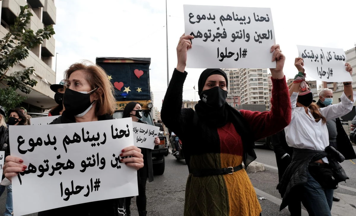 Lebanese women mourn on Mother’s Day amid currency crisis and political stalemate