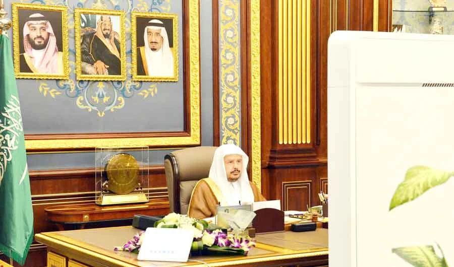 Saudi Arabia’s Shoura Council Speaker Dr. Abdullah Al-Asheikh chairs a session of the council via videoconferencing in Riyadh on Tuesday. (SPA)