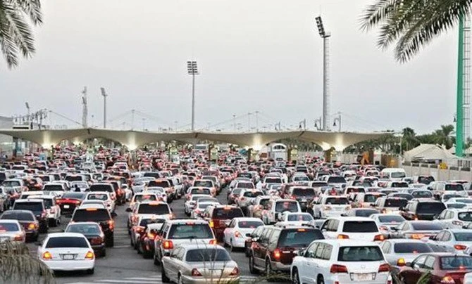 Truck waiting time on King Fahd Causeway to be cut from four hours to 20 minutes