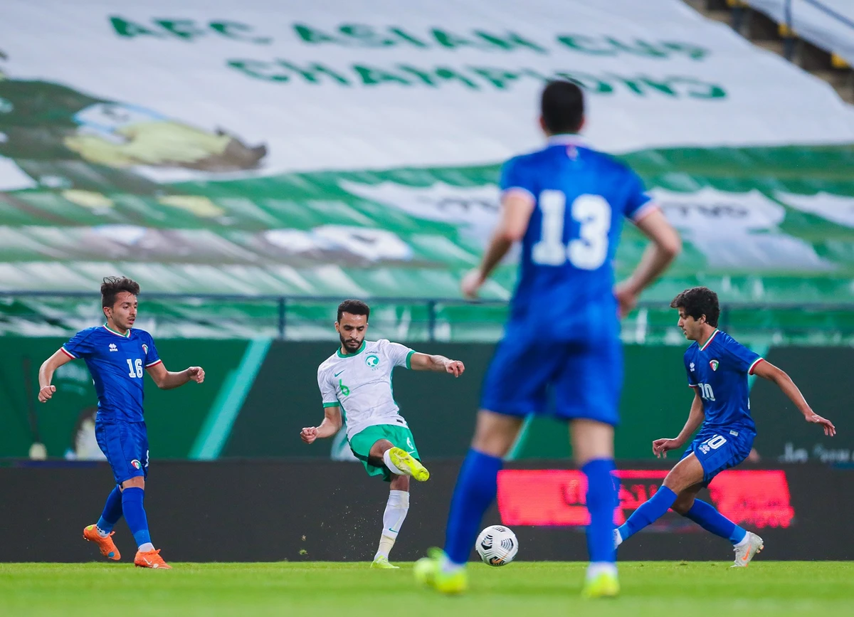 In the first half, Saudi Arabia had an incredible 73 percent of possession with Kuwait having to resort to fouling to break down the home team’s rhythm. (Photo @SaudiNT)