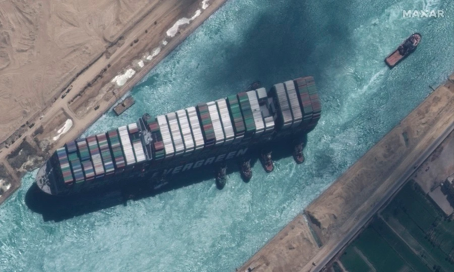 Suez blockage could ‘take weeks’ to clear
