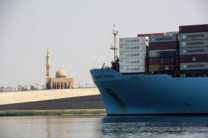 Egyptian president pledges to boost investment in Suez after ship freed