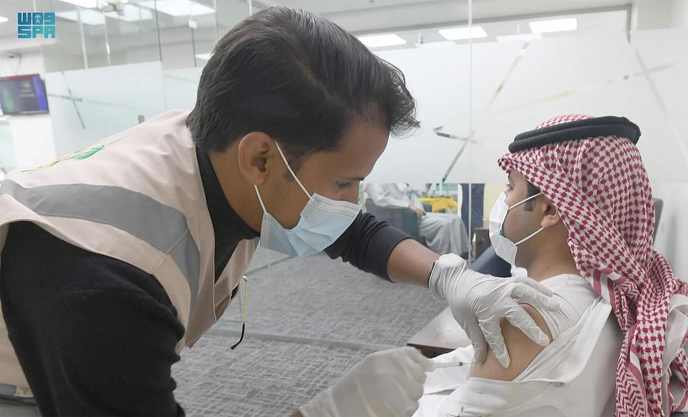 The coronavirus pandemic has affected over 128 million people globally and the death toll has reached around 2.79 million. (File/SPA)