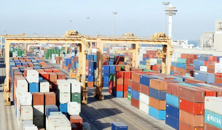 Deal signed to localize 39 jobs at Dammam port. (SPA)