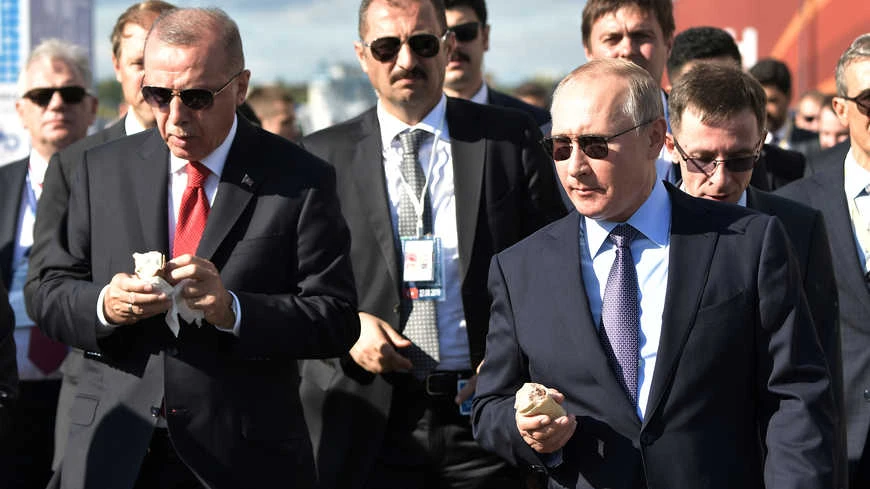 Vladimir Putin and Recep Tayyip Erdogan eat ice cream at the MAKS 2019 air show in Zhukovsky, outside Moscow, Russia, Aug. 27, 2019. (Reuters)