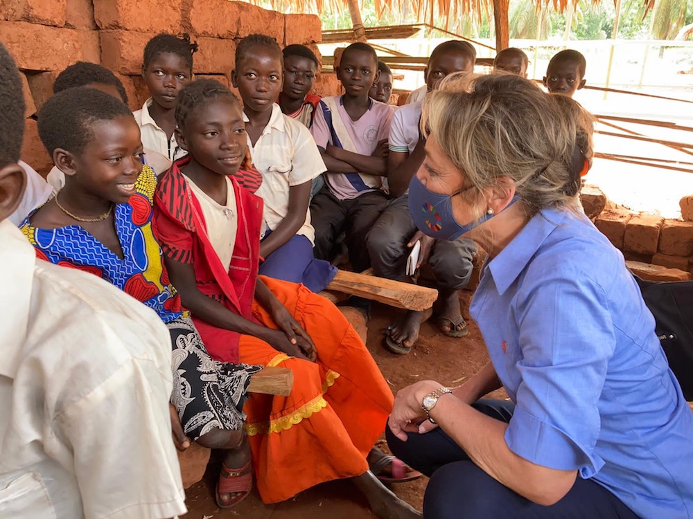 Education Cannot Wait director Yasmine Sherif meets the children of Modale refugee camp, Nord-Ubangi, Democratic Republic of Congo. (Twitter Photo)