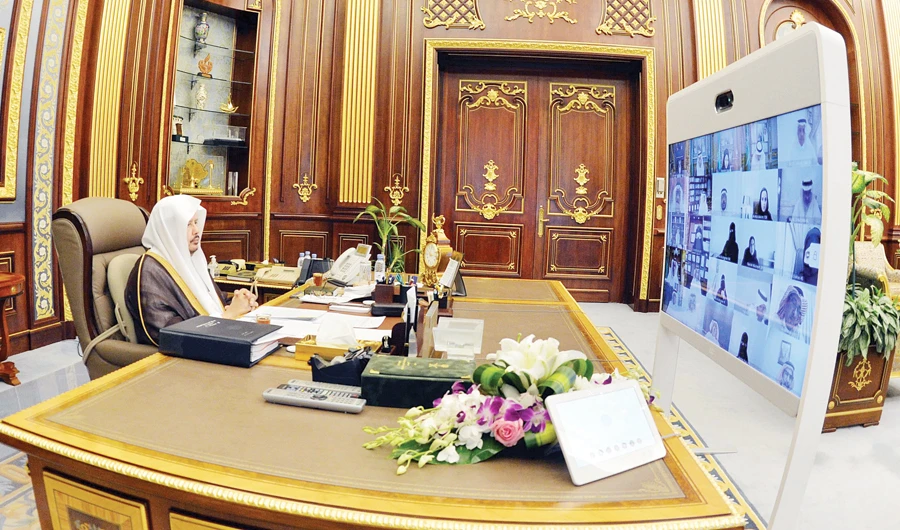 Saudi Shoura Council Speaker Dr. Abdullah Al-Asheikh chairs an online session of the council in Riyadh on Monday. (SPA)