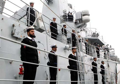 Five Pakistani sailors make it home, finally