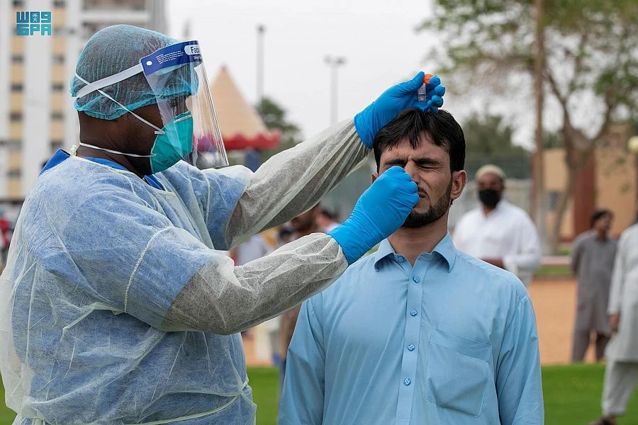 The coronavirus pandemic has affected over 132 million people globally and the death toll has reached around 2.86 million. (File/SPA)