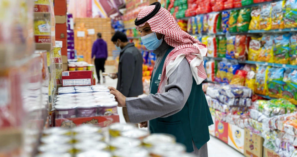 There were 247 violations identified for issues related to overcrowding and the failure to effectively use the Tawakkalna app. (SPA)