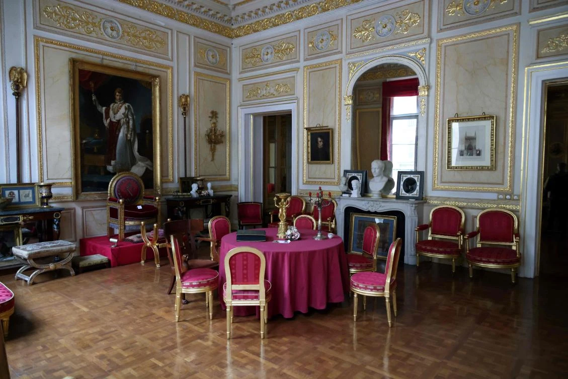 France briefly detains chef, businessman in secret dinners scandal