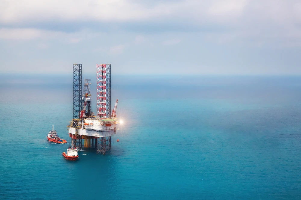 The WTI crude oil price dropped to $59.32 per barrel but has still been trading in the narrow range between $58 and $61 for three weeks. (Shutterstock/File Photo)