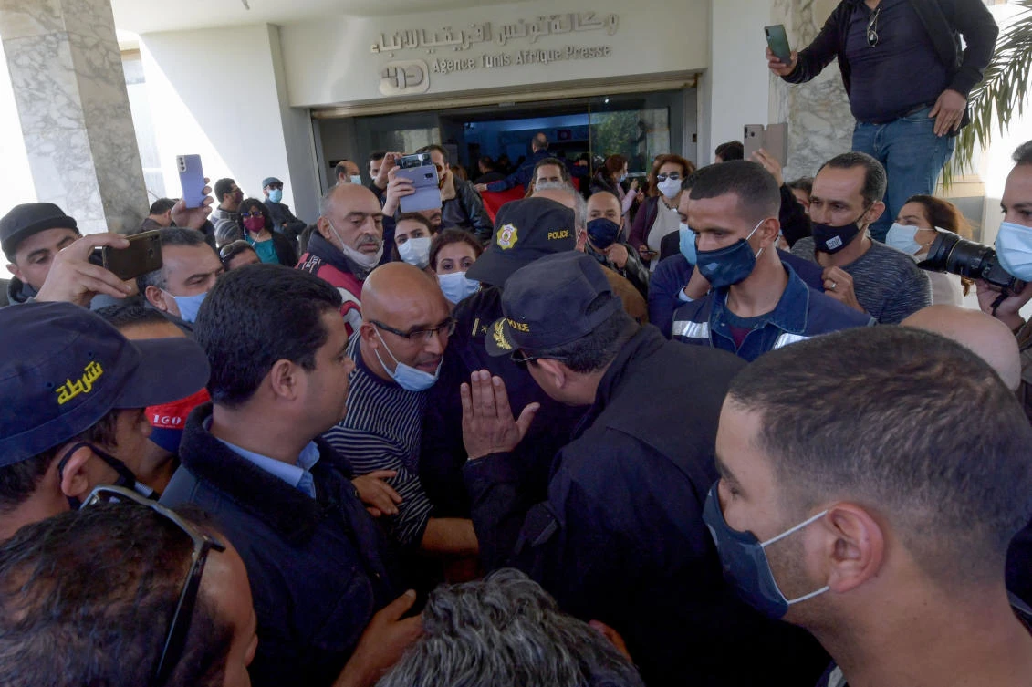 Tunisian journalists clash with police in protest over new head of state news agency