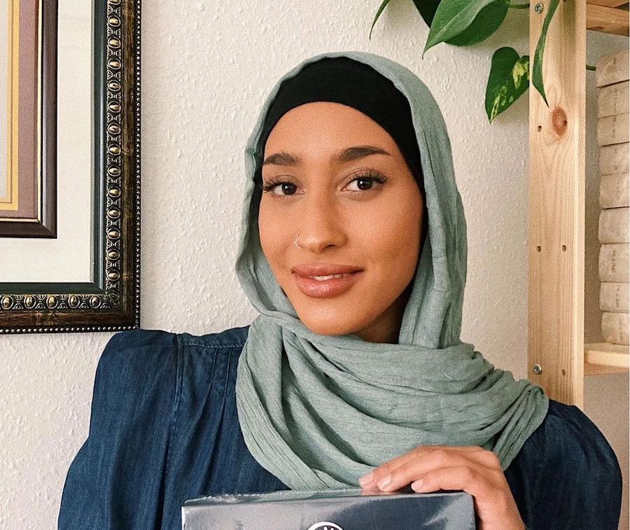 UK Model Mariah Idrissi gets charitable for a good cause this Ramadan