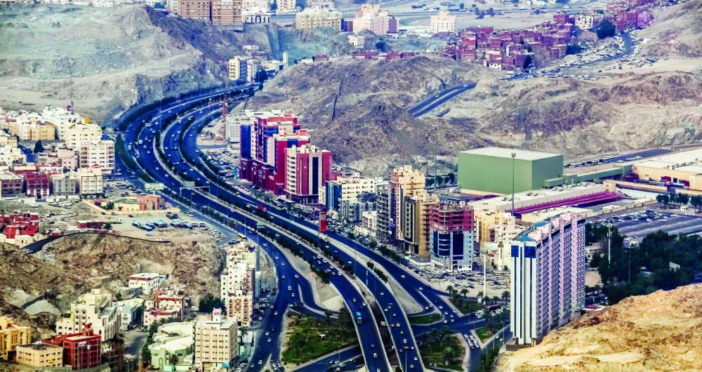 The increased activity is a result of the government’s Vision 2030 initiatives, among which is the goal to host a greater number of Umrah pilgrims from abroad — specifically 30 million by 2030. (Shutterstock)