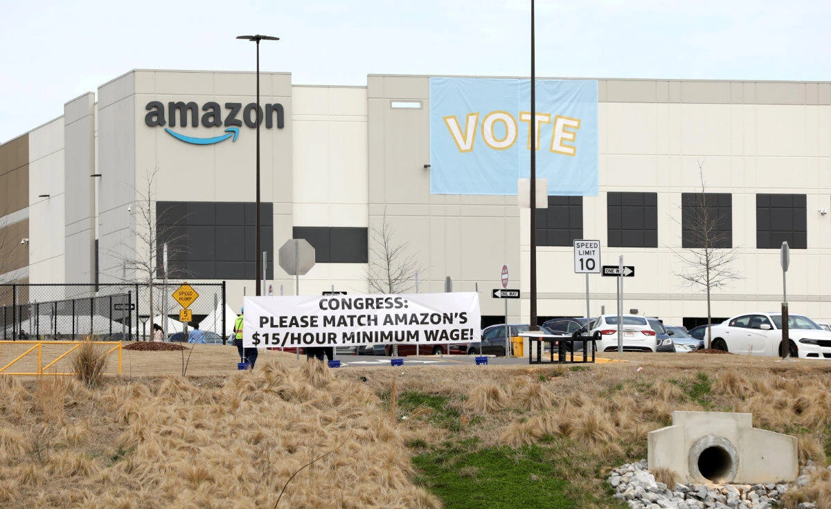 Amazon conciliatory as US eyes regulation