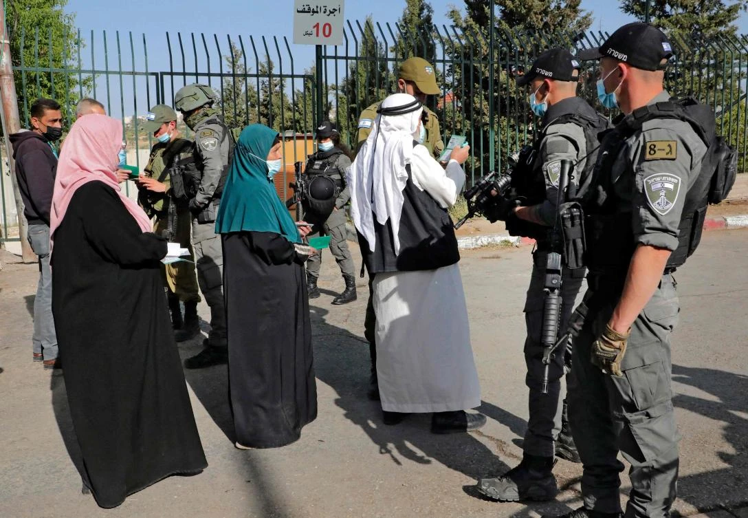 Muslims mark 1st Ramadan Friday prayers in Jerusalem