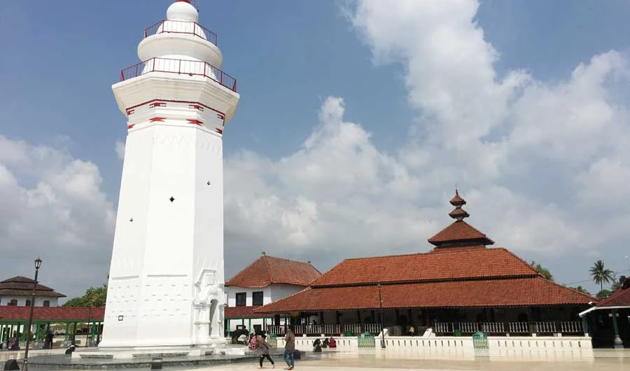 Indonesian province remains true to Ramadan tradition with night-long Qur’an recitations