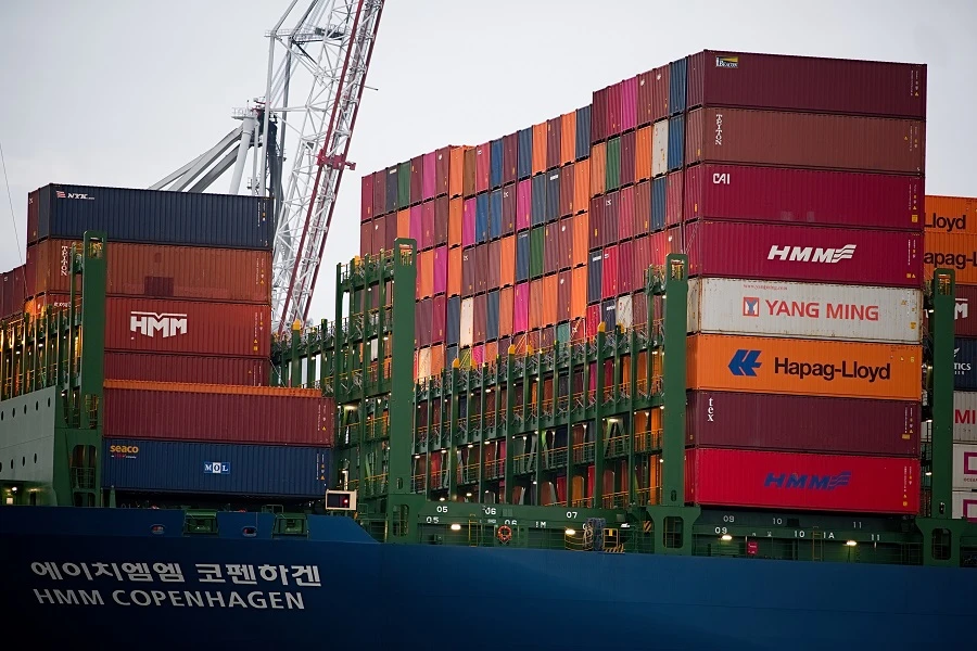 The technology can be applied to industrial logistics, fleet and traffic management, and other operations across the supply chain. (Shutterstock)