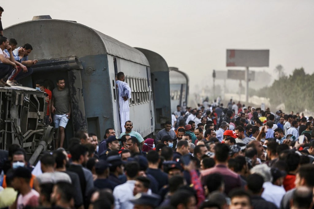 Egypt fires top railway official after deadly train crashes