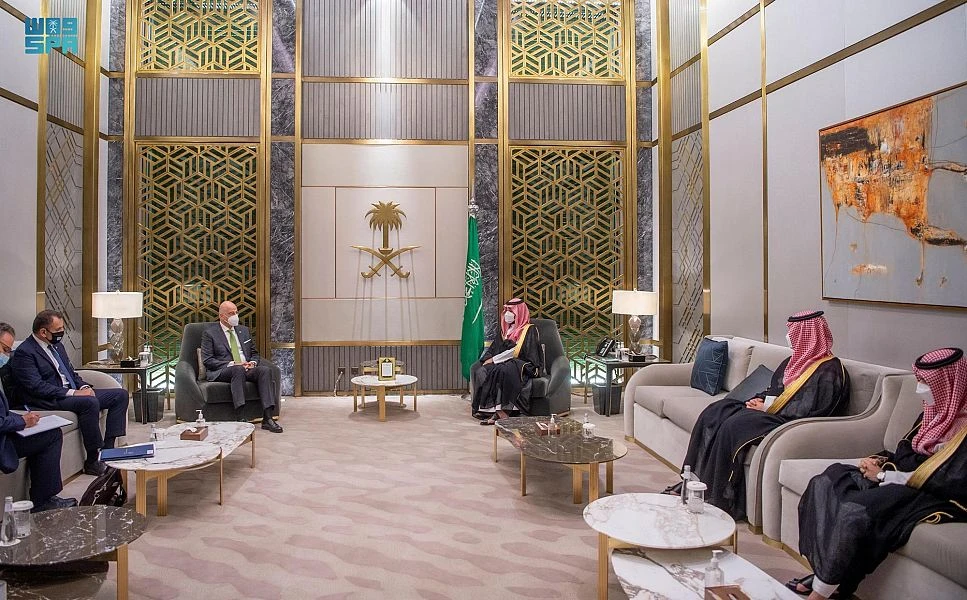 Saudi Arabia and Greece sign defense agreement