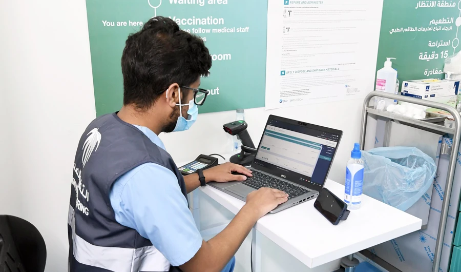 The authority reiterated that it was continuously monitoring the safety of the vaccines available in Saudi Arabia by studying cases of side effects. (SPA)