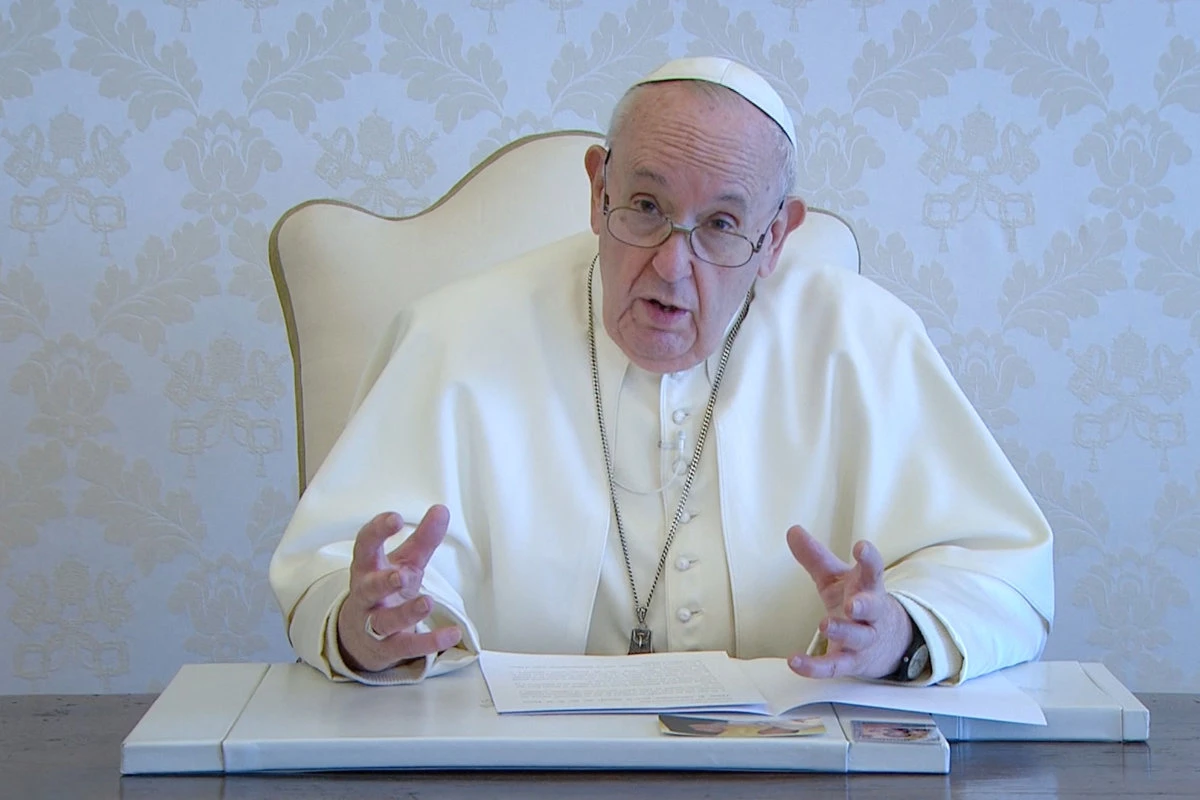 Pope Francis wants Lebanon's fractious politicians to agree on a new government before he comes for a visit. (AFP)