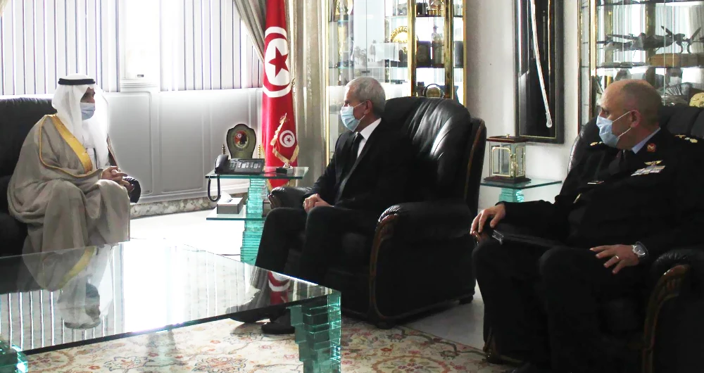 Tunisian Minister of Defense receives the Saudi Ambassador to Tunisia
