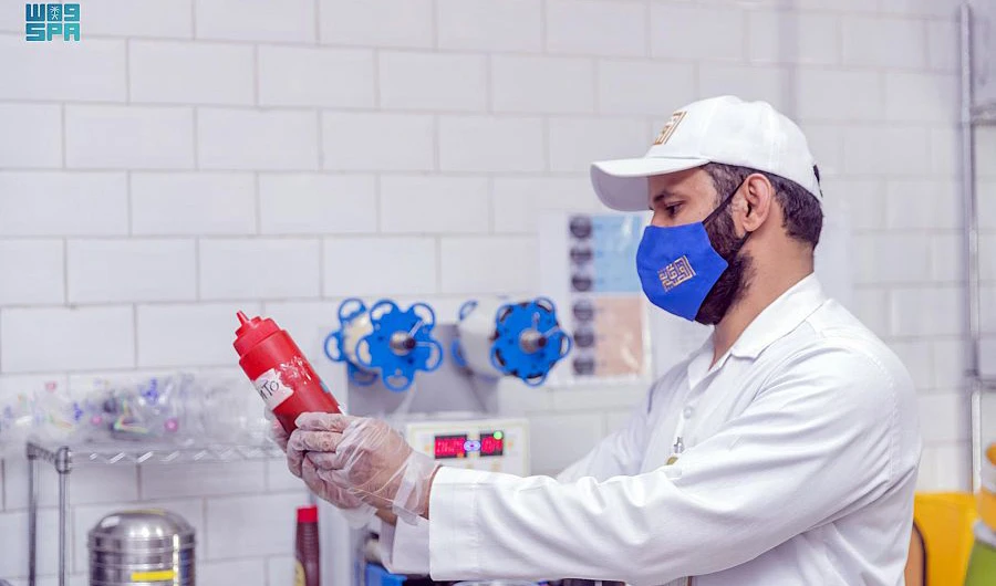 Authorities recorded 24,288 violations of the regulations in one week. (SPA)