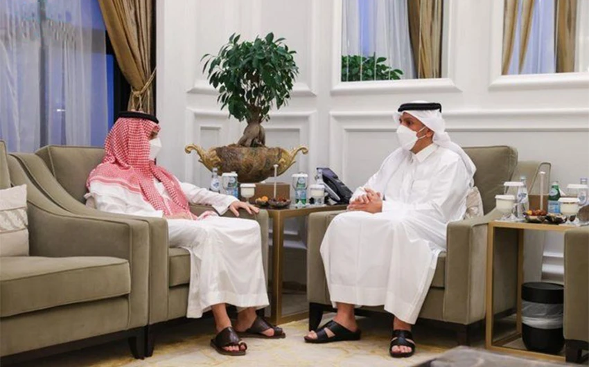 Saudi Arabia’s Foreign Minister Prince Faisal bin Farhan (left) meets his Qatari counterpart Sheikh Mohammed bin Abdulrahman in Doha on April 26, 2021. (SPA)