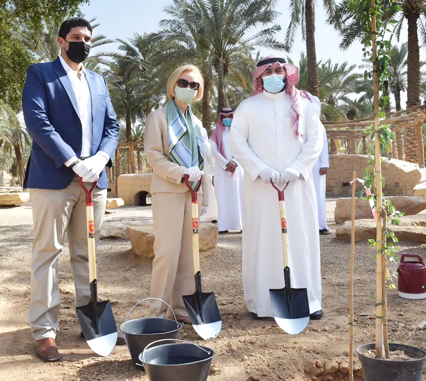 Chargé d’Affaires of the US Mission to Saudi Arabia Martina Strong joined the Saudi Green Initiative’s effort to plant 10 billion trees in the Kingdom.