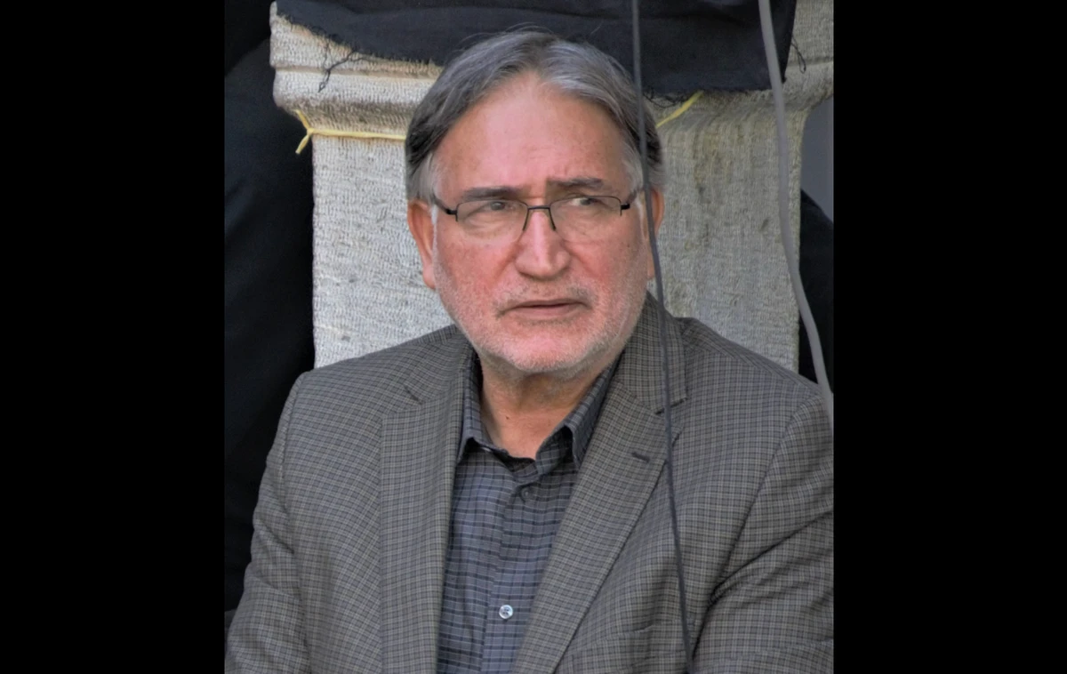 Filmmaker Mohammad Nourizad is seriously ill in prison after torture, claims Amnesty International that says Iran is toying with his life. (Creative Commons License/Wikimedia Commons/Diyarenoon)
