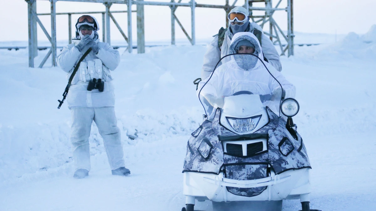 Russian soldiers at the Nagurskoye military base in Alexandra Land, on the remote Arctic islands of Franz Josef Land, Russia, March 29, 2017. (Reuters)