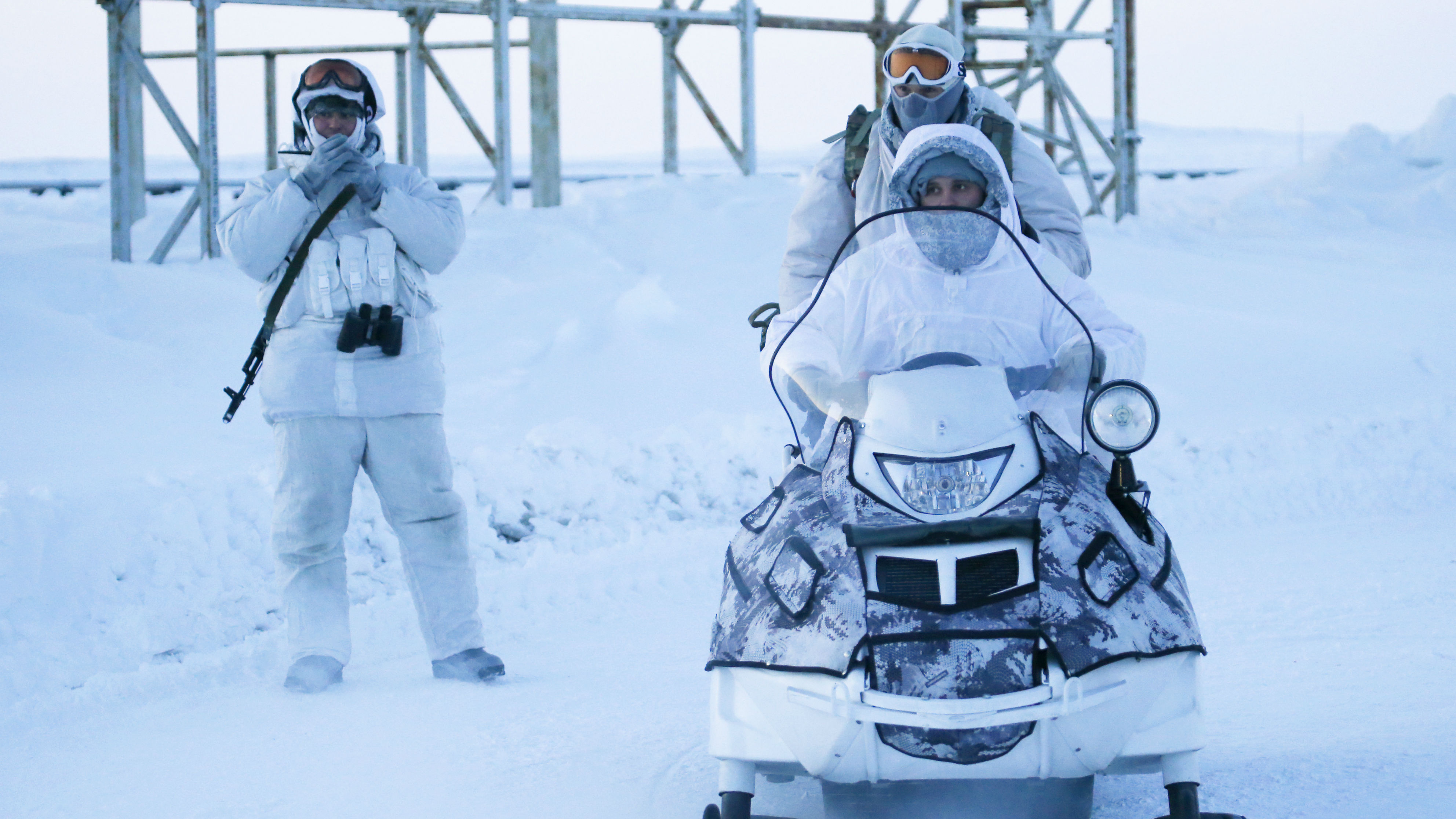 Russian soldiers at the Nagurskoye military base in Alexandra Land, on the remote Arctic islands of Franz Josef Land, Russia, March 29, 2017. (Reuters)