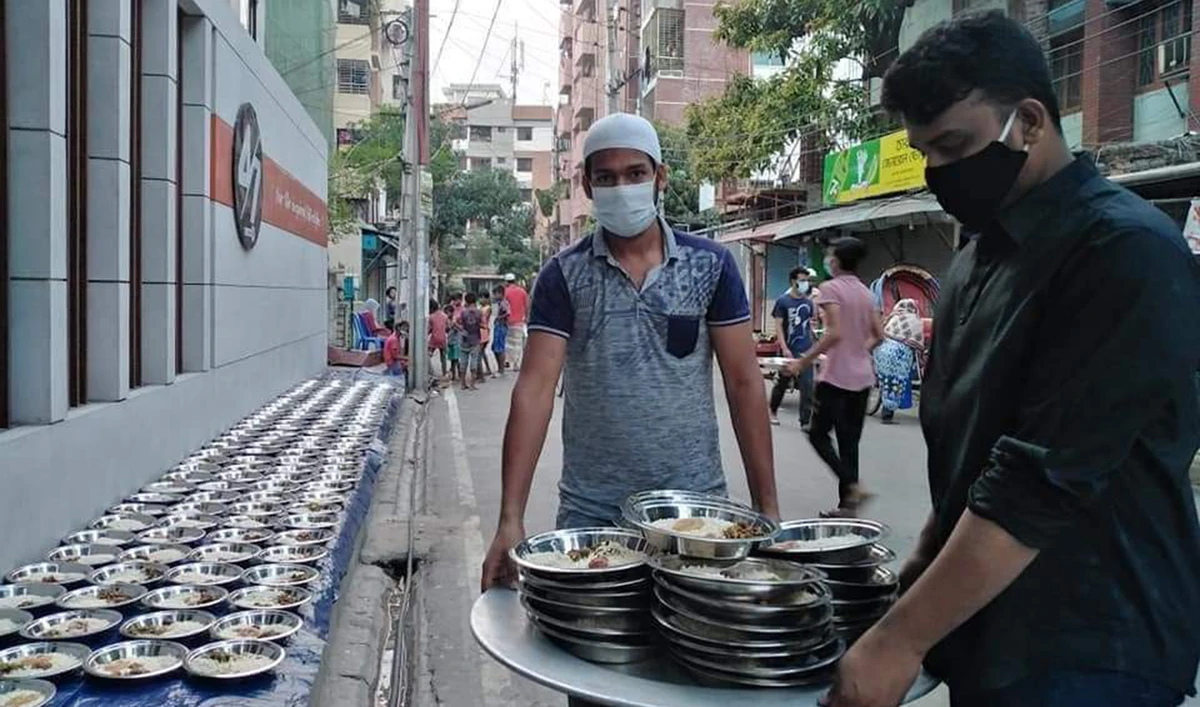 The aim was to provide hot meals to orphaned children, rickshaw pullers, street vendors and other marginalized sections of society severely impacted by the health crisis.