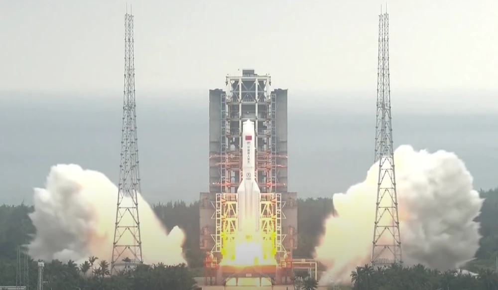 A Chinese rocket, which last week carried a module to an under-construction space station, has dropped into Earth’s low orbit and could crash-land on an inhabited area. (Screenshot/CSA)