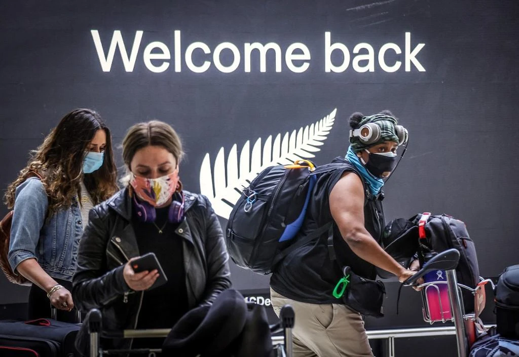 Since March 2020, Australians have been barred from traveling overseas. Above, passengers arrive at Sydney International Airport on October 16, 2020 after a one-way travel rules were implemented. (AFP file photo)